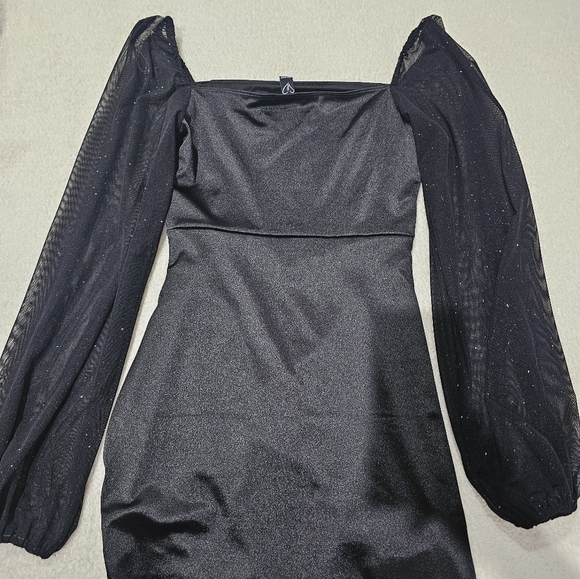 Black Windsor fashion dress - Picture 3 of 5
